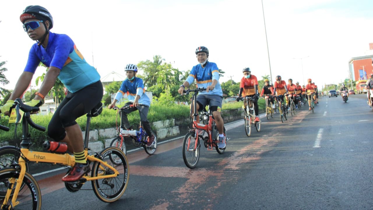 Pemberangkatan Jelajah Sepeda Sulawesi 2021.